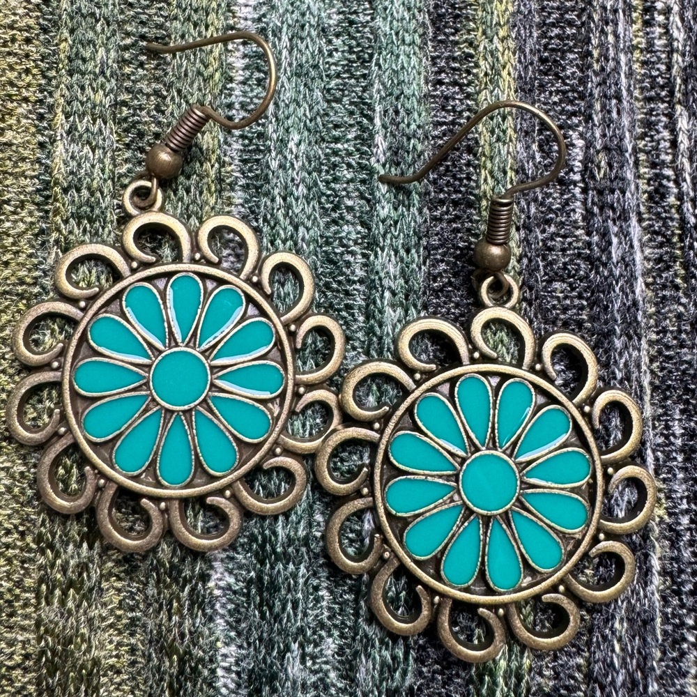 Vintage-Style Turquoise Floral Alloy Dangle Earrings with Antique Bronze Finish